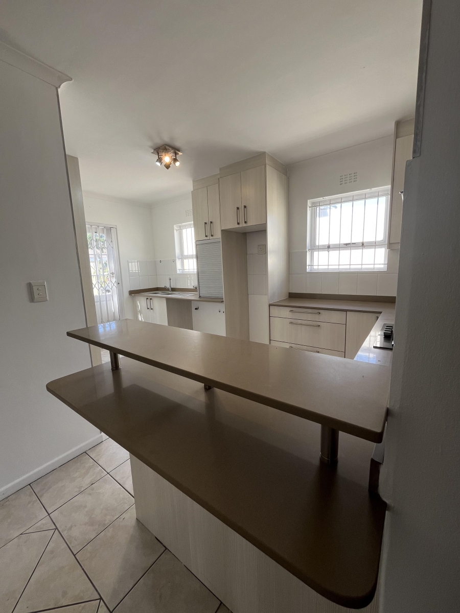 4 Bedroom Property for Sale in Sunningdale Western Cape